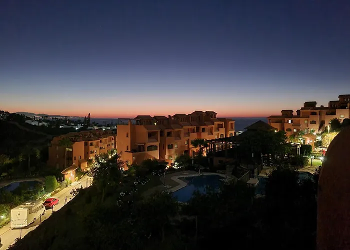 Appartamento Sea View Penthouse With Hot Tub - Casa Bella Vista, Buenas Noches , Estepona
